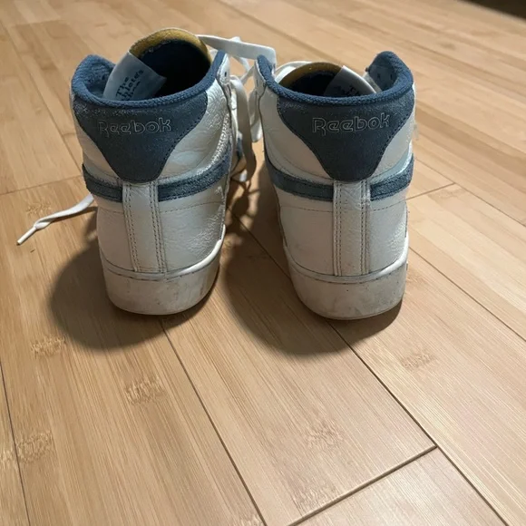 Reebok White and Navy High-Top Shoes Men’s - Picture 3 of 4